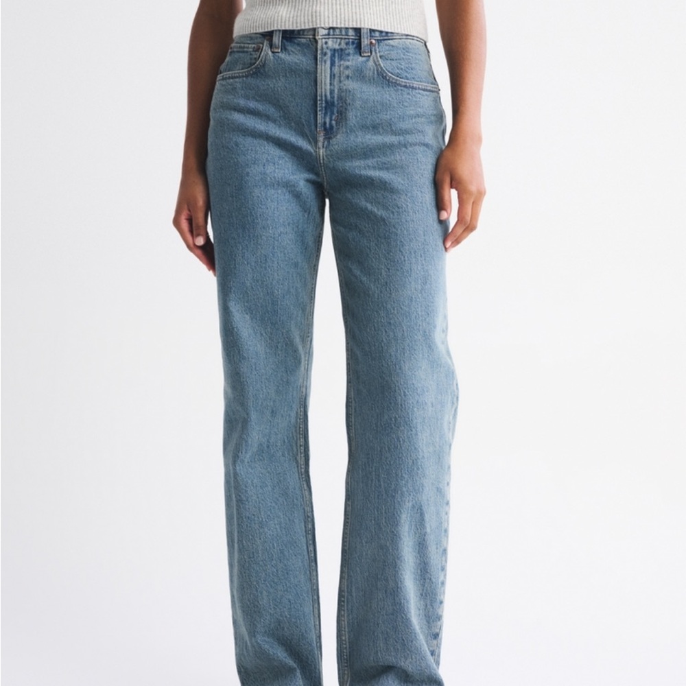 Abercrombie & Fitch Curve Love High Rise 90s Relaxed Jeans in 25 Short (0 short)